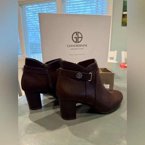 New Giani Bernini Chocolate Bootie size 11 - Picture 3 of 11